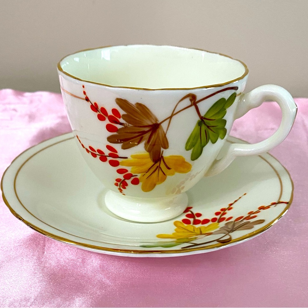 VTG DELPHINE PATTERN 1969 BONE CHINA TEACUP AND SAUCER WITH LEAF DETAIL